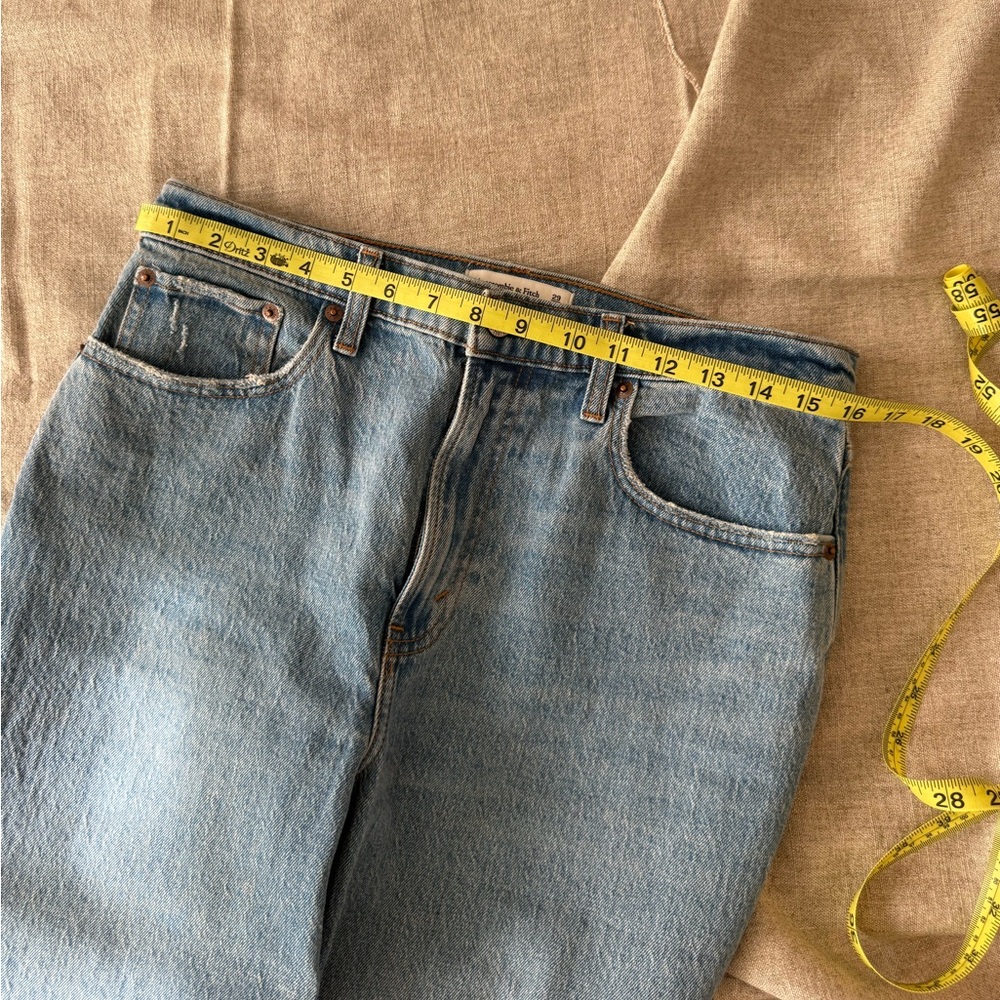 Abercrombie High Rise Vintage Straight Jean / Size 29 Short / EUC 👖 - Picture 8 of 8
